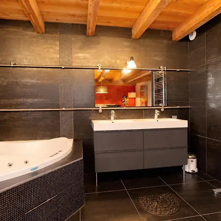 Chalet Contemporain Avec Jacuzzi - 12 Pers. *