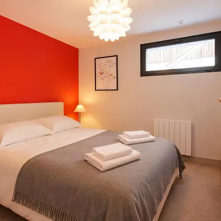 Contemporain Avec Jacuzzi - 12 Pers.